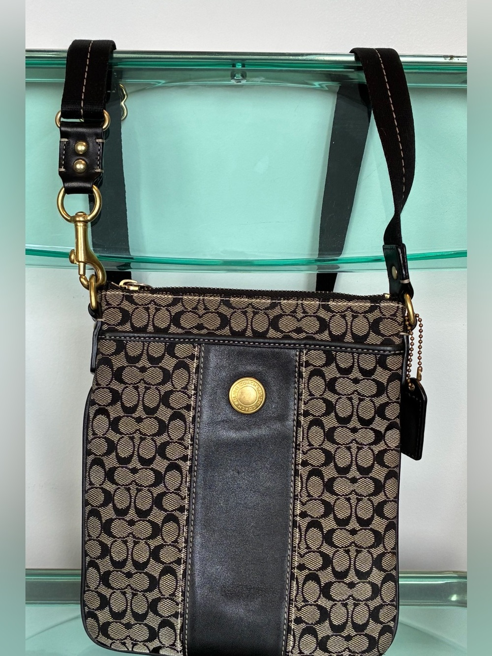Coach Sutton Signature Swingpack cross body from early 2000s